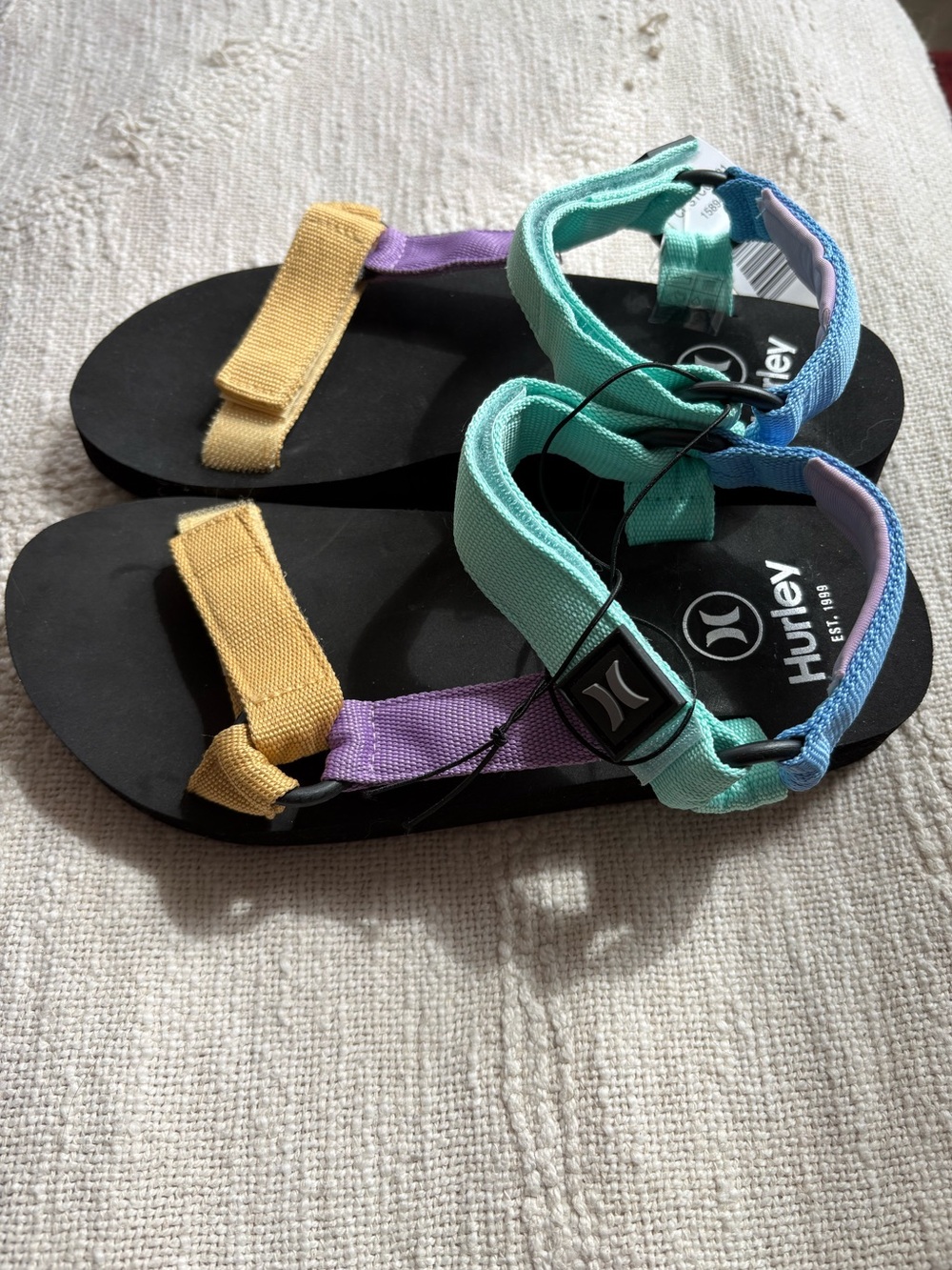 7 NEW Hurley Sandals